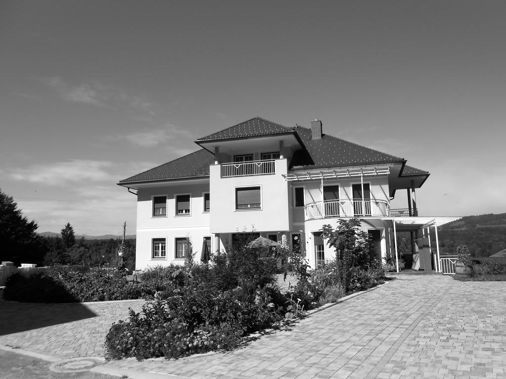 Ferienwohnung Am Bauernhof Strassonig Vulgo Hornis Moosburg Esterno foto